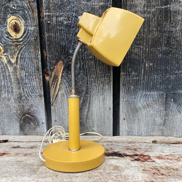 Vintage Yellow Desk Lamp -- Yellow Gooseneck Lamp -- Yellow Lamp -- Melmac Lamp -- Vintage Desk Lamp -- Vintage Task Lamp - Yellow Task Lamp 