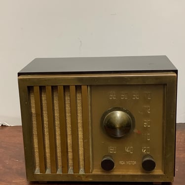 1940s RCA Victor Bakelite Tube Radio 