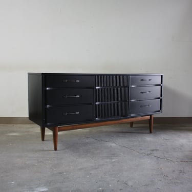 AVAILABLE**Mid Century Modern Dresser in Black and Wood//MCM Media Console//Vintage Credenza//Refinished Buffet 