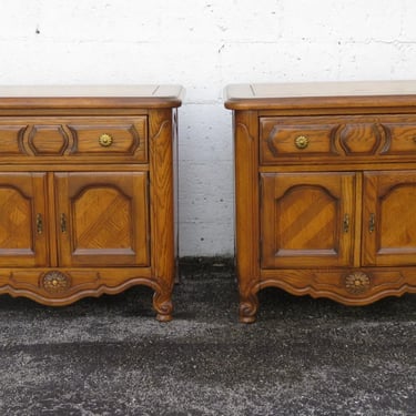 Thomasville French Carved Large Nightstands Bedside End Tables a Pair 5210