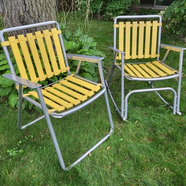 Mid Century Pair of Vintage Yellow Wood Slat Aluminum Folding Garden/Lawn Lounge Rocking Chairs 