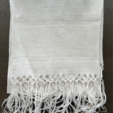 Guest towel long fringe 43 x 21.5” 