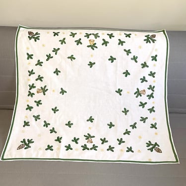 Christmas table topper - hand embroidered in Austria  - 33x36 