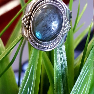 Sterling Labradorite Ring~Boho Statement Ring Sterling Silver 925~Luminescent Gemstone~Vintage Gemstone Ring~Size 6.5 to 7~JewelsandMetals. 