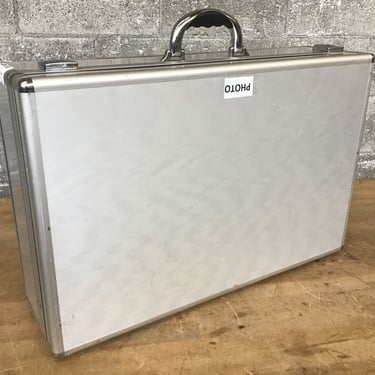 Aluminum Studio Suitcase (Seattle)