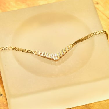 Vintage 14K Gold Diamond Chevron Necklace, 32 Brilliant Diamond V-Shaped Pendant, Yellow Gold Mesh Link Chain, 585 Diamond Choker, 15 1/4" L 