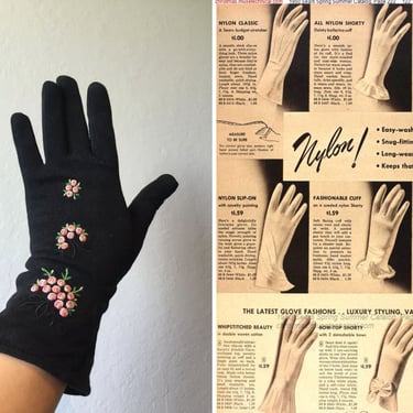 Stitched Blossoms - Vintage 1950s Ink Black Nylon Mid Forearm Gloves w/Rose Buds - 7 