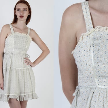 70s Wildflower Calico Floral Dress, Country Garden PrairieCore Dress, Side Waist Tie Full Skirt Mini 