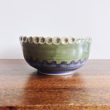 Vintage Stoneware Ceramic Pottery Serving Dish Fruit Bowl 