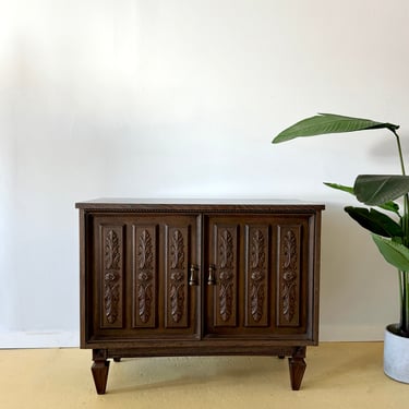 Vintage Mid Century Credenza / Bar