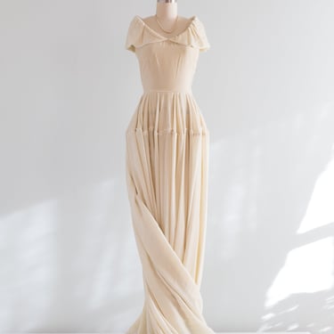 Sublime 1940's Ivory Silk Velvet Wedding Gown / Small