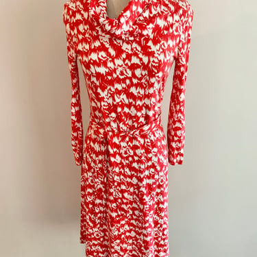 DVF- cowl neck cotton/rayon red and white floral print knit dress-size s/m (marked 10) 