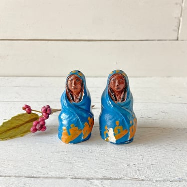 Vintage Native American Cloaked Women Salt And Pepper Shakers // Perfect Gift 