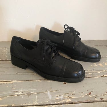 Black Leather Heeled Oxfords - 1990s 