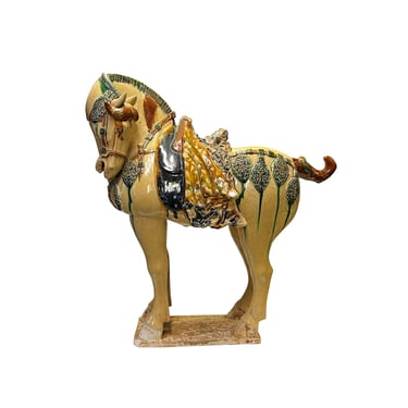 Chinese Distressed Cream Tan Color Glazed Ceramic Horse Figure ws2735E 