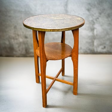 Art Deco Hammered Brass Side Table with Oak Frame – Round Plant Stand / Accent Table, 1920s 