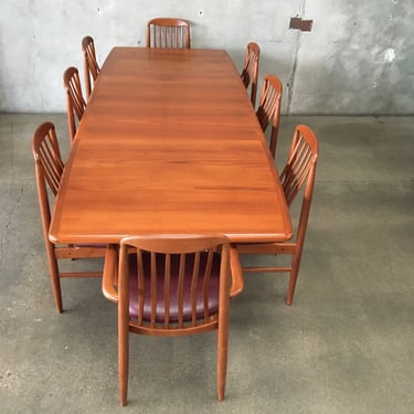 Danish Mid Century Modern Dining Table w/ Set Of 6 Chairs
