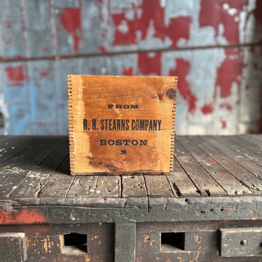Antique R.H. Stearns Co. Boston, MA Finger Jointed Wood Crate 