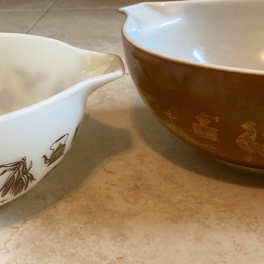 Vintage 1960s Pyrex Dining Lots Of 2 Round Nesting Mixing Bowl Set Brown Gold Casserole Early American Cinderella Amish Batter Bowl 