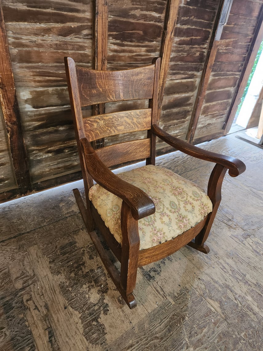 Vintage Quartersawn Oak Rocking Chair 26.5 x 40.5 x 34 | Earthwise ...