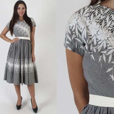Vintage 50s Black White Embroidered Floral Dress / Classic Gingham Print Full Skirt / Rockabilly Cocktail Party Midi Outfit 