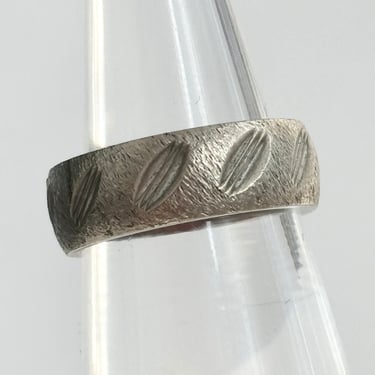 Vintage Silver Tone Textured Oblique Marked Band Style Unisex Ring - size 5.75 