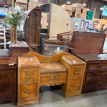 Art Deco Waterfall Vanity with Round Mirror