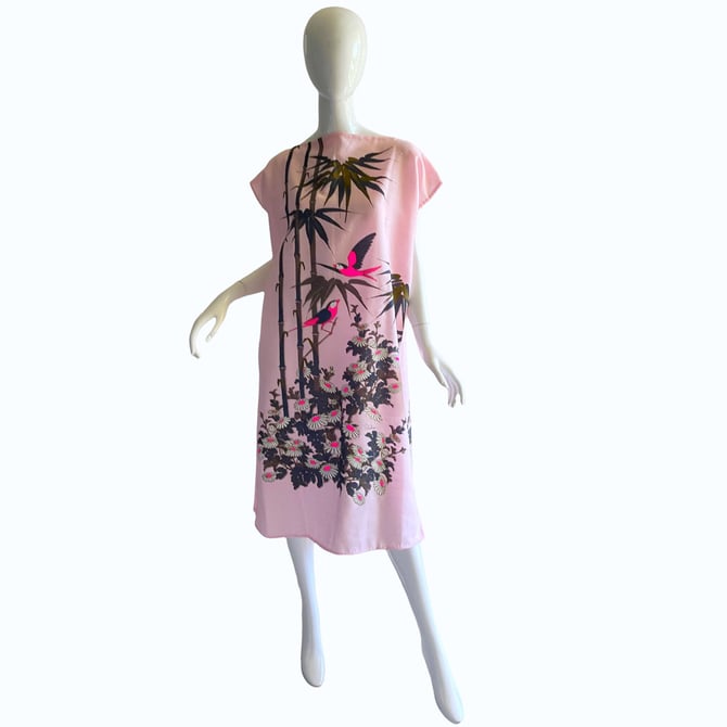 70s Alfred Shaheen Kimono Caftan  / Hawaiian Novelty Print Kaftan / 1970s Pink Linen Maxi Dress OS 