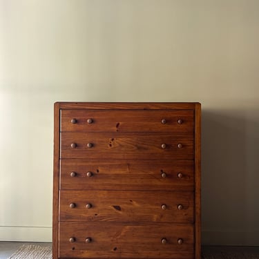 Pine dresser