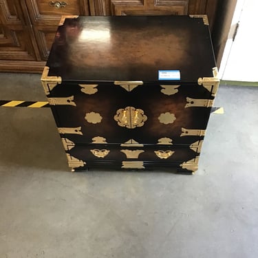 Cute Chinoiserie Side Table (Seattle)