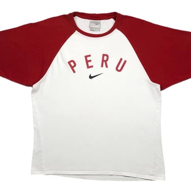 Vintage 90s/Y2K Nike Peru National Soccer Team Center Swoosh Graphic T-Shirt Size Medium/Large 