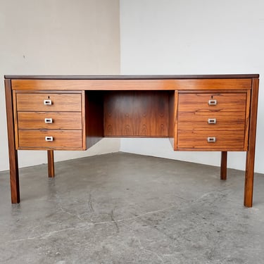 1960s Scandinavian Rosewood Desk Mid-Century Modern 