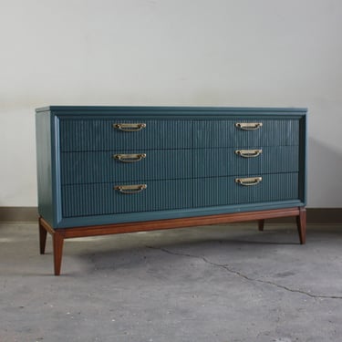 AVAILABLE**Green and Wood Mid Century Modern Dresser//Refinished MCM Dresser//Vintage Credenza//Painted Sideboard//Modern Media Console 