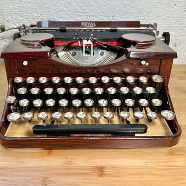 1931 Royal Model P Portable Typewriter, Faux Wood Grain Finish, Case, Manual, Red/Black Ribbon, Serviced 