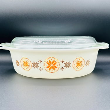 Vintage Pyrex Town and Country 043 Covered 1 1/2 Qt. Casserole Dish with Corning Ware Carrier Carrying Rack Circa 1960s by LeChalet