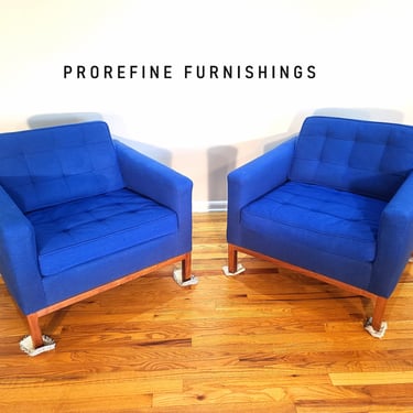 Mid Century Early Florence Knoll Pair of Club Lounge Chairs 