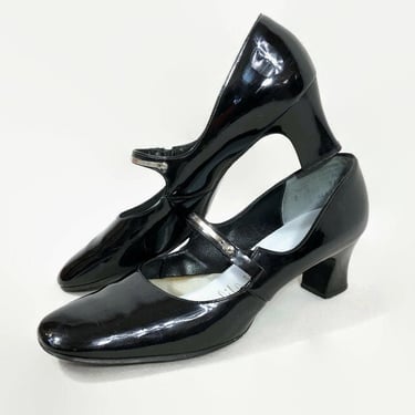 VINTAGE 1960s MOD Black Patent Leather Mary Jane Pumps by Life Stride Size 8 | 60s Round Toe High Heel Shoes | VFG 