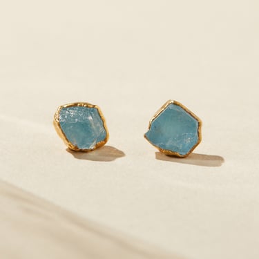 aquamarine earrings | march birthstone studs | aquamarine jewelry | aquamarine gold | raw crystal earrings | raw aquamarine studs 