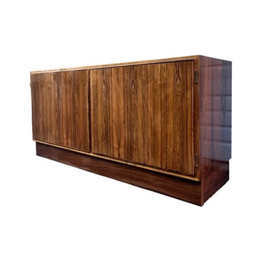 Free Shipping Within Continental US - Vintage Mid Century Modern Danish Credenza Console , Side Board by Hundevad with Key 