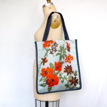 Vintage Scarf Bag Blue Floral Print Market Tote Recycled Fabric Quilted Design Summer Handbag Fashion Item Sustainable Style Ellemichelle 