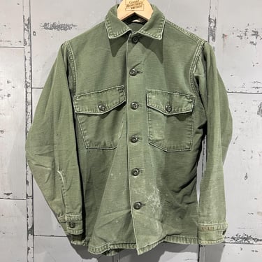 70's OG-107 Fatigue Button Up Shirt- Vietnam War(Army Green) Distressed and worn 