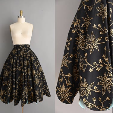 vintage 1950s Skirt | Hawaiian Gold Painted Scallop Sweeping Full Skirt | XS Small 