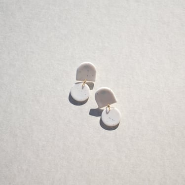 Tab Circle Dangle in Pearlescent Snow