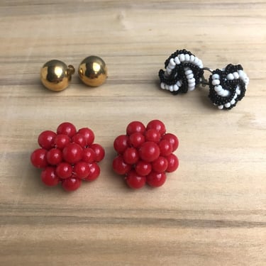 Red, black and white and gold earring trio - 1960s clip and screw back trio 