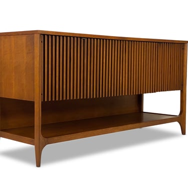 Broyhill Brasilia Credenza #6140-13 in Walnut, Circa 1960s - *Please ask for a shipping quote before you buy. 