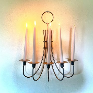 Vintage 1950s Mid Century Modern 1950s Wall Candelabra Sconce In The Style of Tommi Parzinger. 