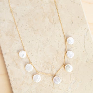 Muns: Triana Pearl Necklace