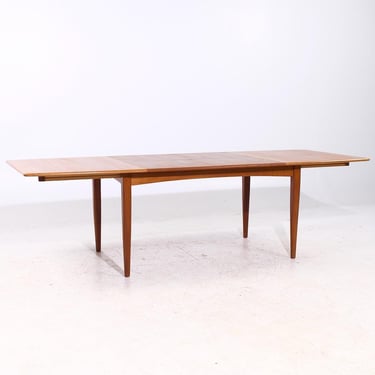Draft: Dining Table - mcm 