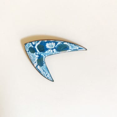 Vintage 90s Boomerang Brooch Pin Tie Dye Pin Blue and White Enamel Floral 