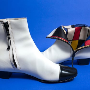 ICONIC Mod British Vibes Vintage 60s 70s White Boots with Black Toes and Mondrian Liner 